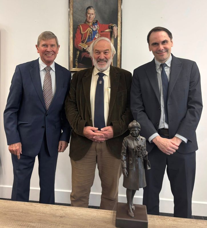 Image of Council leader and mayor and Sir Ian Dudson