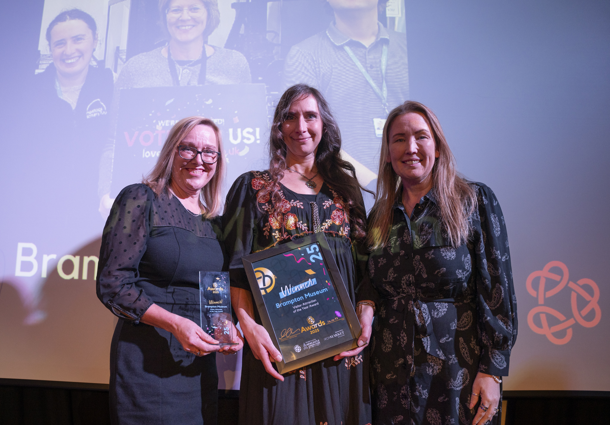 Cabinet member Stephen Sweeney presents Lisa, from Independent Street, with the Market/Trader of the Year Award at the LoveNUL Business Awards.