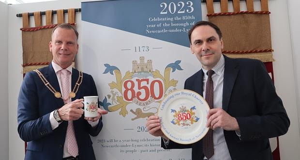 Cllr simon tagg leader of newcastle under lyme borough council pictured right with cllr simon white mayor of newcastle under lyme borough council with 850th anniversary commemorative mug and plate