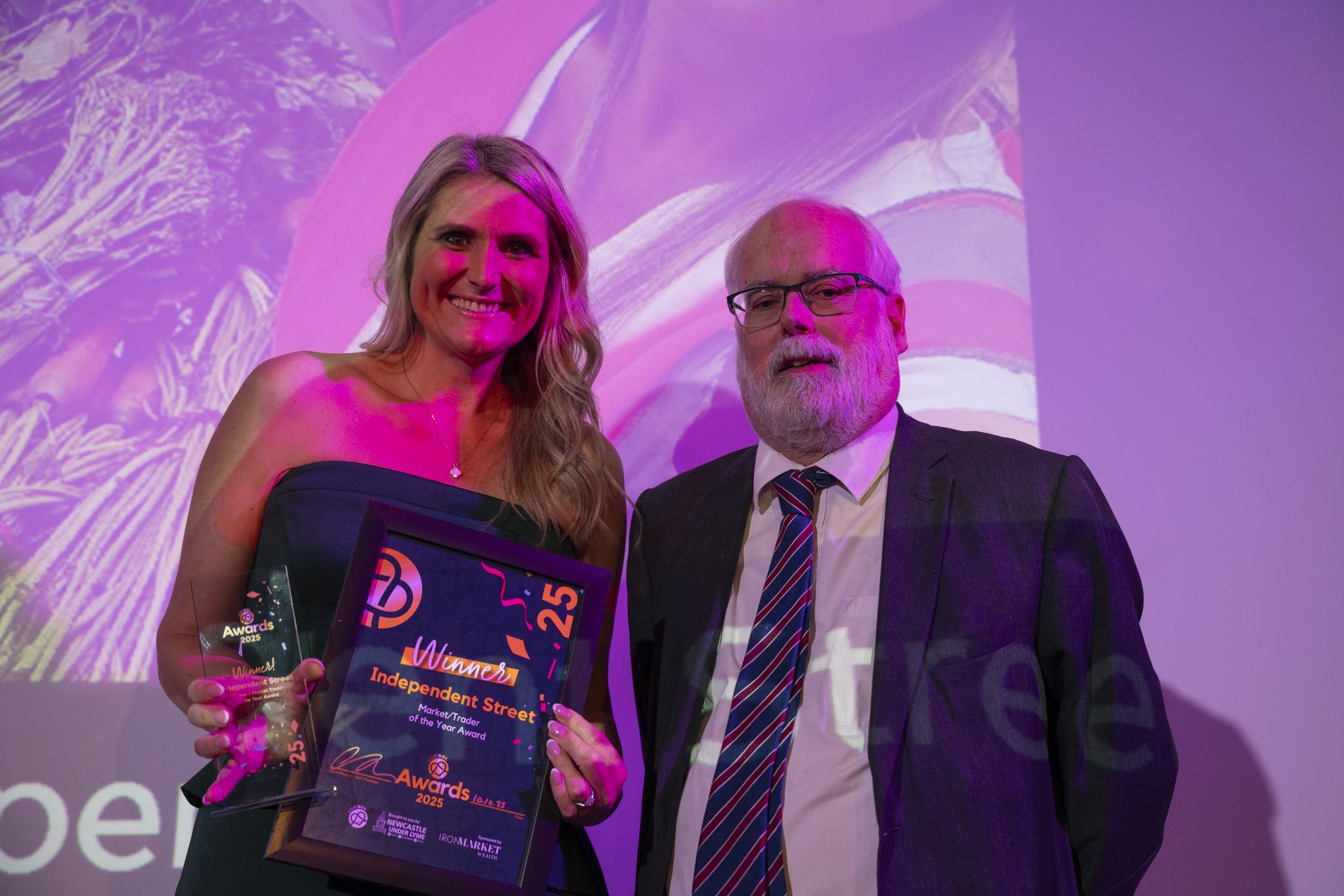 Cabinet member Stephen Sweeney presents Lisa, from Independent Street, with the Market/Trader of the Year Award at the LoveNUL Business Awards.