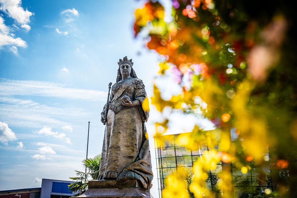 The Heart of England in Bloom judging tour ends in the award-winning Queens Gardens.