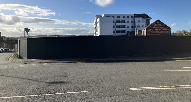 Image shows the fenced-off land at Marsh Parade