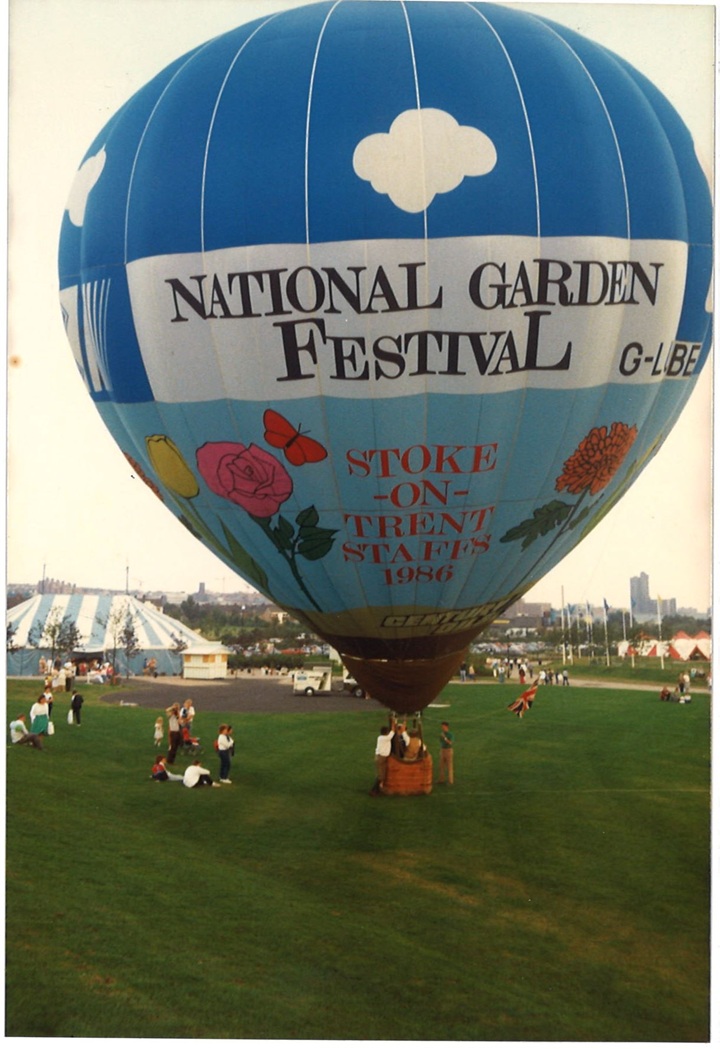 A hot air balloon with the words National Garden Festival Stoke on Trent 1986
