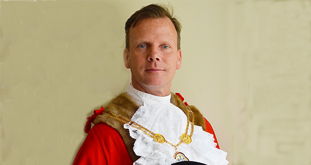 The image shows Simon White as Mayor in 2019/20.