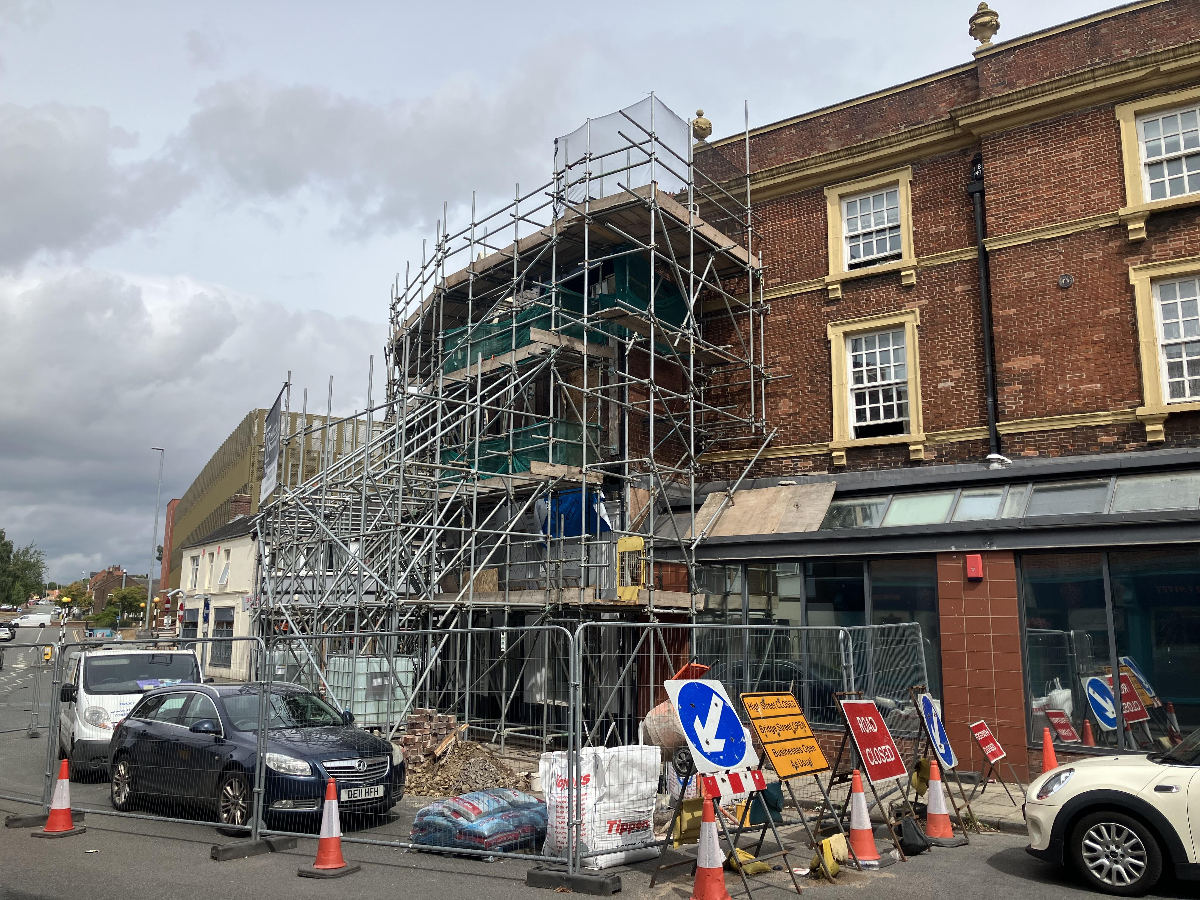 Repair works are being carried out to an unsafe building in Newcastle town centre.